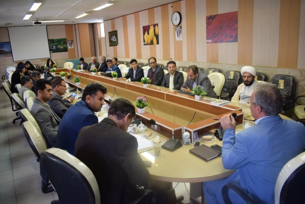 جلسه هم اندیشی اساتید دانشگاه فرهنگیان کرمانشاه برگزار شد. 4