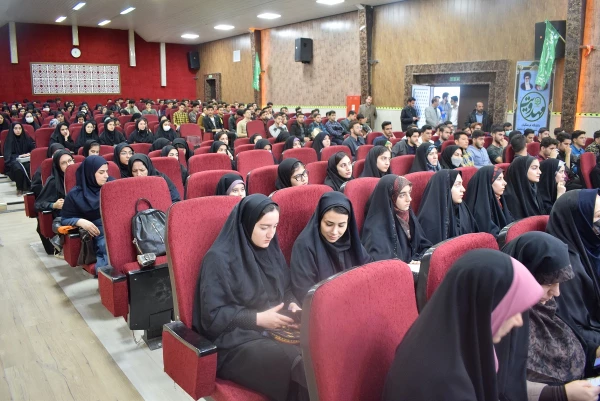 برگزاری جشن میلاد حضرت صاحب الامر (عج) در دانشگاه فرهنگیان کرمانشاه  5