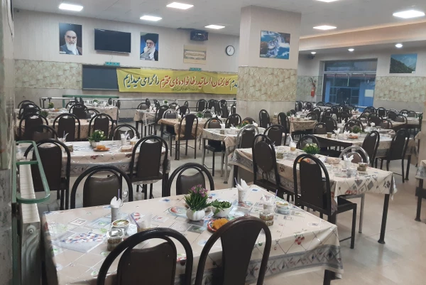 مراسم «ضیافت افطاری» ویژه اساتید و کارمندان دانشگاه فرهنگیان به همراه خانواده برگزار شد. 3