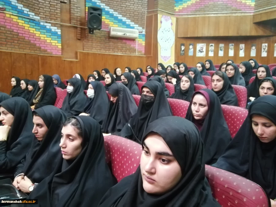 
جلسه هم اندیشی اداره کل آموزش و پرورش استان کرمانشاه با دانشجومعلمان 4