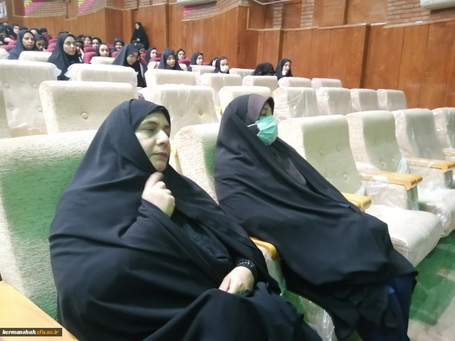 
جلسه هم اندیشی اداره کل آموزش و پرورش استان کرمانشاه با دانشجومعلمان 6