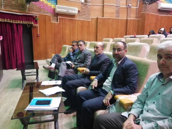 
جلسه هم اندیشی اداره کل آموزش و پرورش استان کرمانشاه با دانشجومعلمان 7