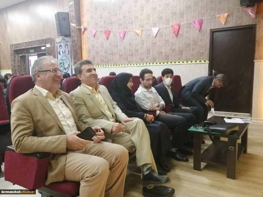 اجرای مرحله حضوری داوری مرحله استانی دهمین جشنواره تدریس برتر رشته آموزش ابتدایی 12