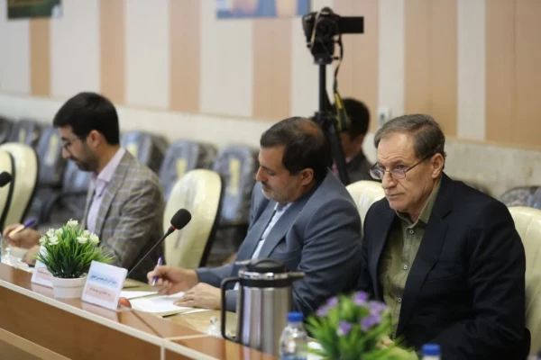 اگر کشور بخواهد پیشرفت واقعی داشته باشد باید به دانشگاه فرهنگیان توجه کند. 12