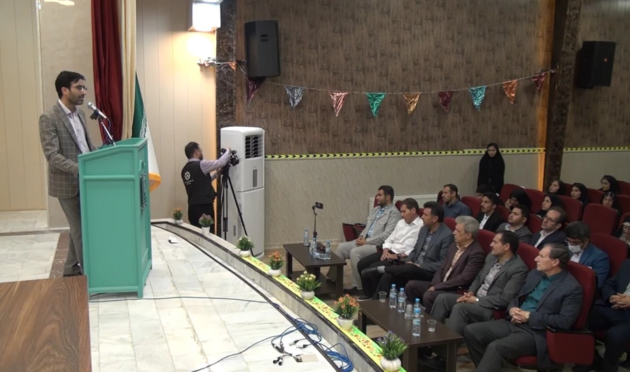 با حضور نماینده مردم کرمانشاه در مجلس شورای اسلامی از فعالان فرهنگی و جهادی دانشگاه فرهنگیان تجلیل به عمل آمد. 8