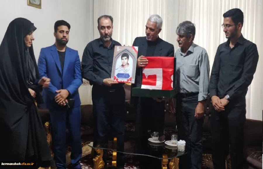 دیدار و مصاحبه با خانواده شهید دانشجو معلم وحید حمزه ای 2