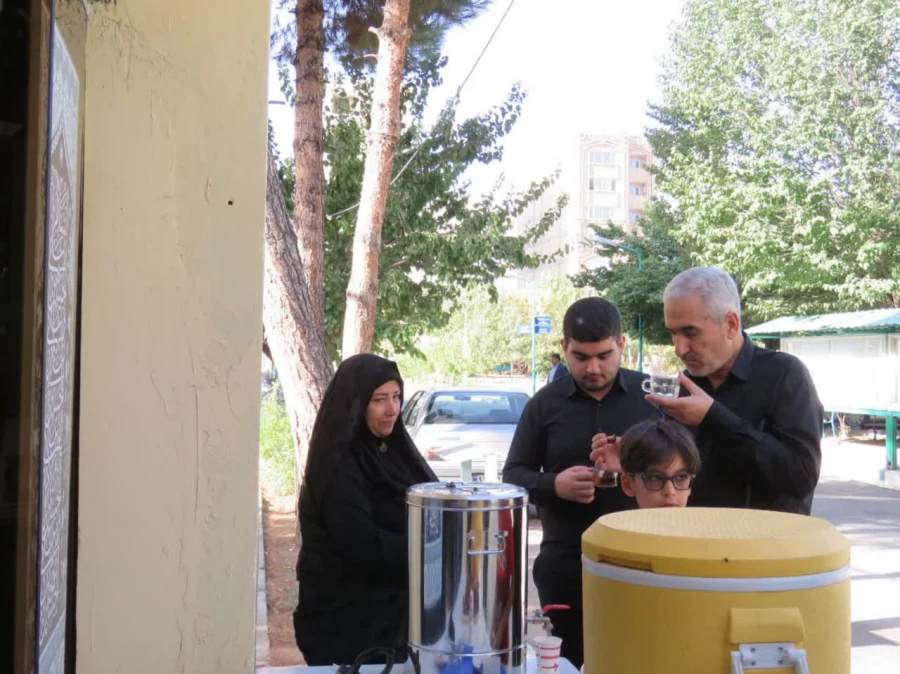 برپایی ایستگاه صلواتی به مناسبت رحلت پیامبر اکرم(ص) و شهادت امام حسن مجتبی (ع)  10