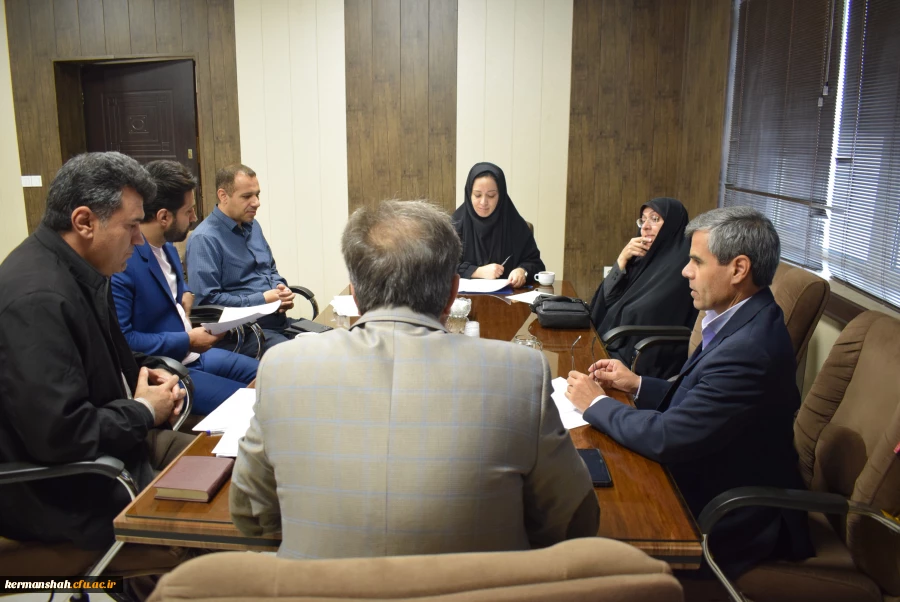 جلسه هماهنگی برای برگزاری دوره توانمندسازی اعضای هیات علمی، کارشناسان پژوهش و کتابداران دانشگاه فرهنگیان در کرمانشاه 3
