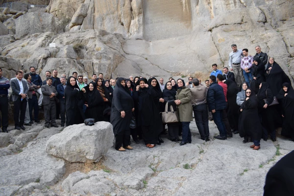 بازدید کارشناسان پژوهش و کتابداران دانشگاه فرهنگیان سراسر کشور از امکان دیدنی شهر کرمانشاه 2