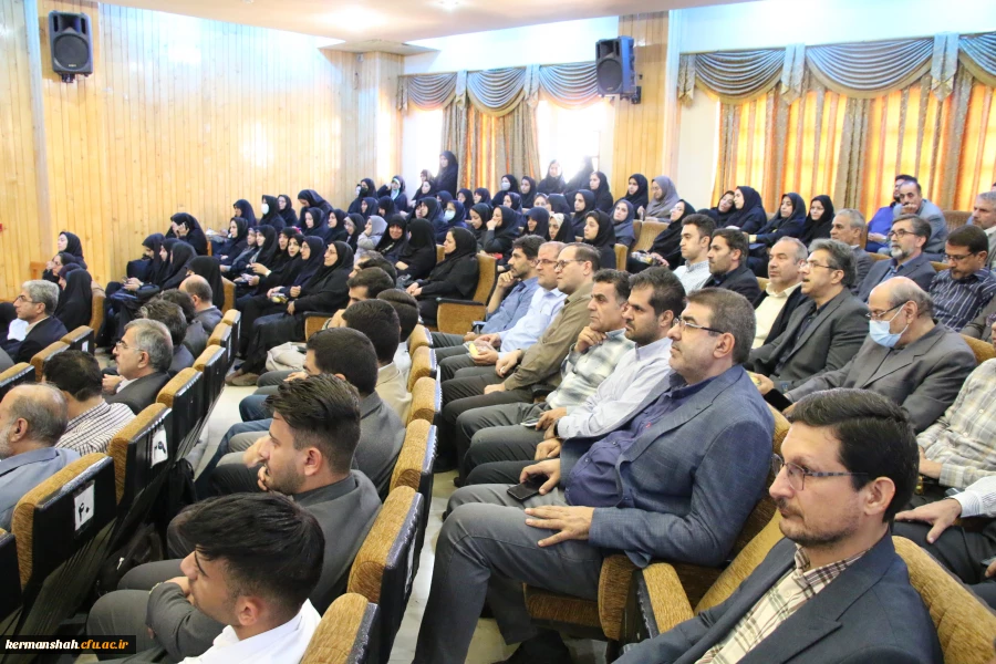 برگزاری نشست هم اندیشی و پرسش و پاسخ با حضور دانشجویان  6