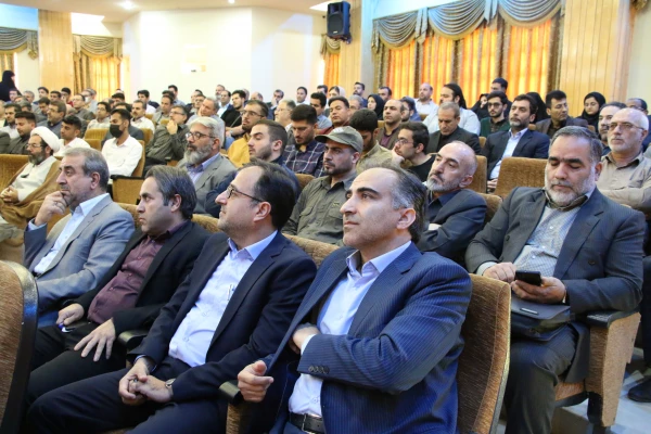 برگزاری نشست هم اندیشی و پرسش و پاسخ با حضور دانشجویان  7