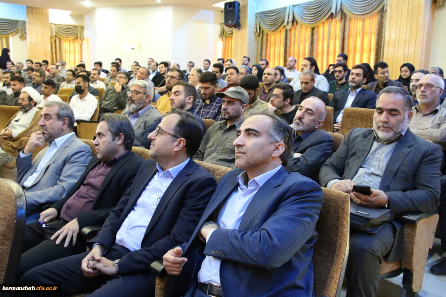 برگزاری نشست هم اندیشی و پرسش و پاسخ با حضور دانشجویان  7