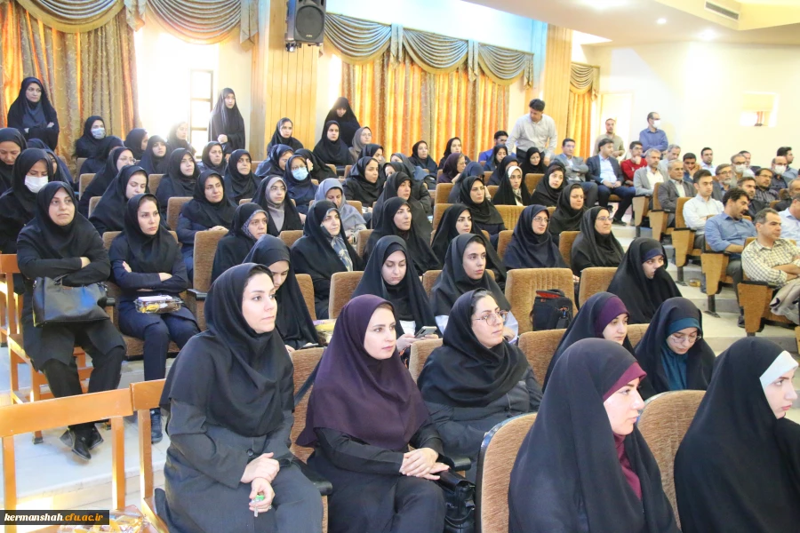 برگزاری نشست هم اندیشی و پرسش و پاسخ با حضور دانشجویان  8