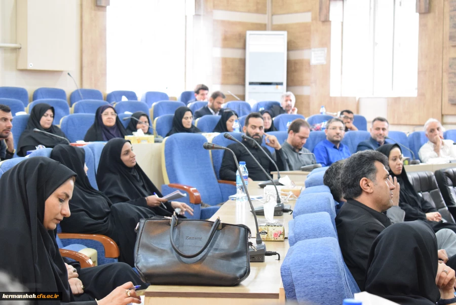 برگزاری کارگاه تخصصی ویژه کارشناسان پژوهش و کتابداران دانشگاه فرهنگیان سراسر کشور 13