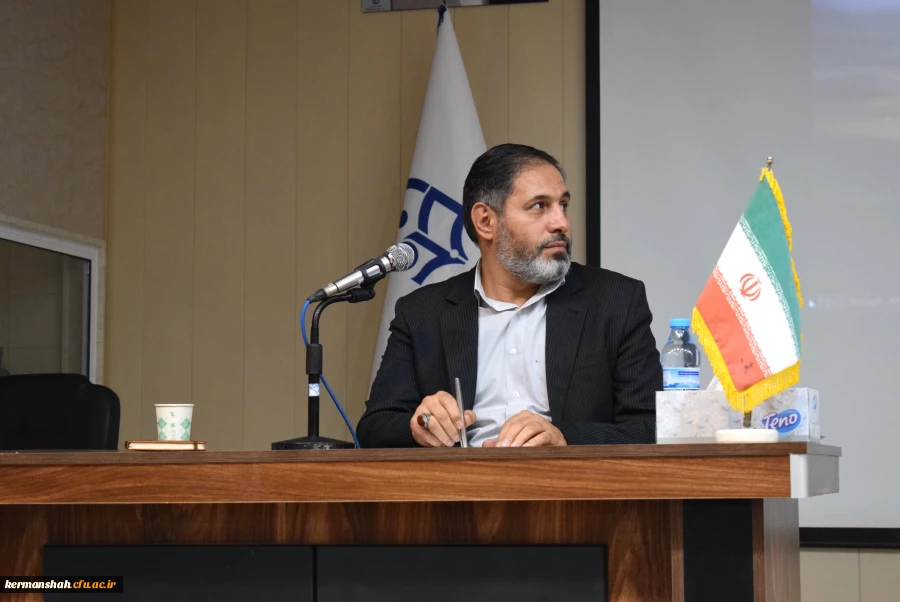 برگزاری نشست هم اندیشی و پرسش وپاسخ دانشجویان با معاون سیاسی، امنیتی و اجتماعی استانداری کرمانشاه 2