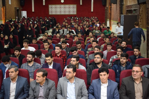 برگزاری نشست هم اندیشی و پرسش وپاسخ دانشجویان با معاون سیاسی، امنیتی و اجتماعی استانداری کرمانشاه 2
