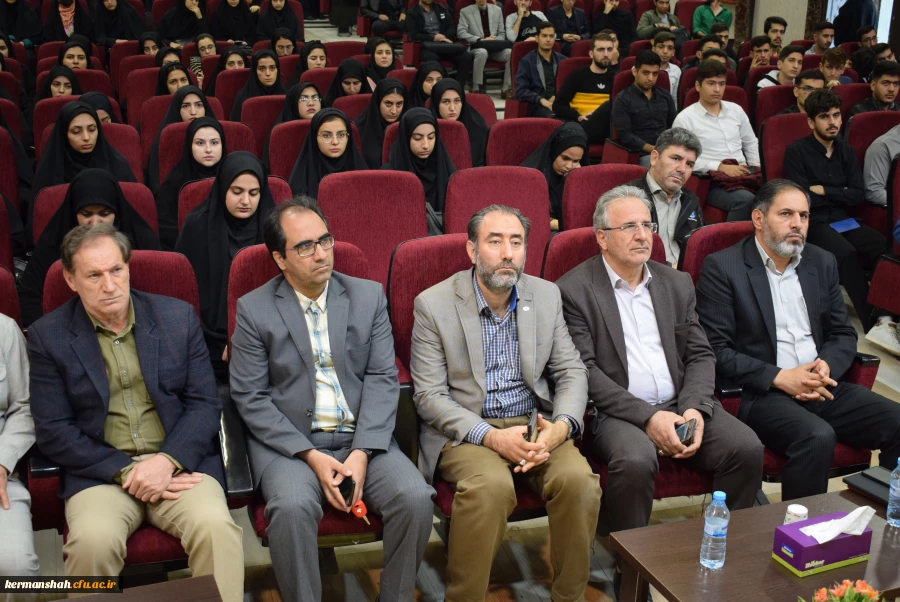 برگزاری نشست هم اندیشی و پرسش وپاسخ دانشجویان با معاون سیاسی، امنیتی و اجتماعی استانداری کرمانشاه 2