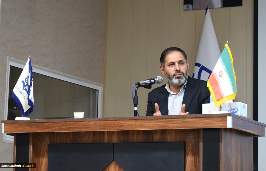 برگزاری نشست هم اندیشی و پرسش وپاسخ دانشجویان با معاون سیاسی، امنیتی و اجتماعی استانداری کرمانشاه 2