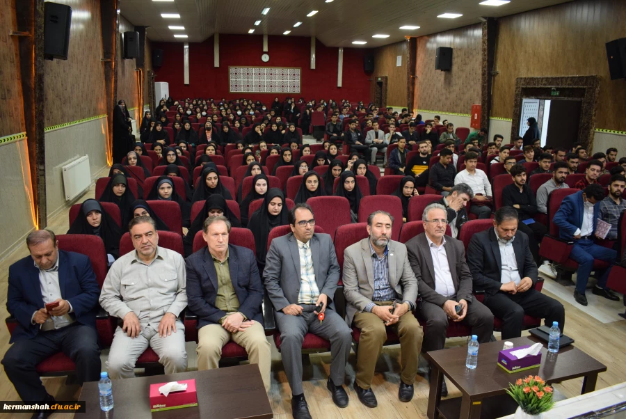 برگزاری نشست هم اندیشی و پرسش وپاسخ دانشجویان با معاون سیاسی، امنیتی و اجتماعی استانداری کرمانشاه 2