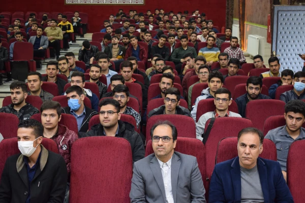 مراسم استقبال از نو دانشجو معلمان پردیس شهید رجایی کرمانشاه 5