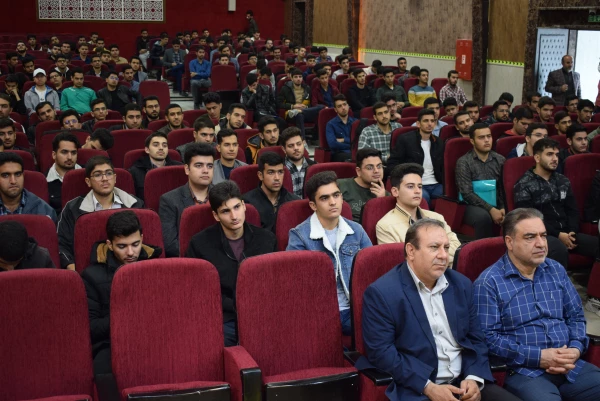 مراسم استقبال از نو دانشجو معلمان پردیس شهید رجایی کرمانشاه 7