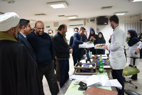 تبریک و بازدید مسئولین دانشگاه فرهنگیان کرمانشاه به مناسبت روز پرستار 6