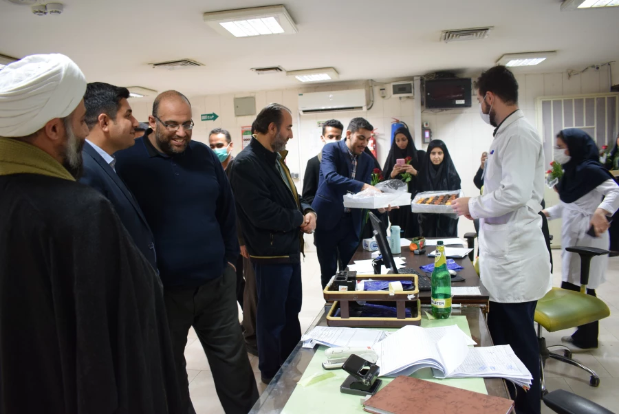 تبریک و بازدید مسئولین دانشگاه فرهنگیان کرمانشاه به مناسبت روز پرستار 6