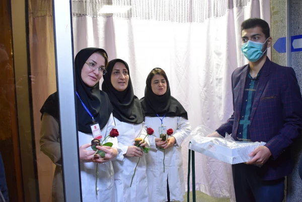 تبریک و بازدید مسئولین دانشگاه فرهنگیان کرمانشاه به مناسبت روز پرستار 7