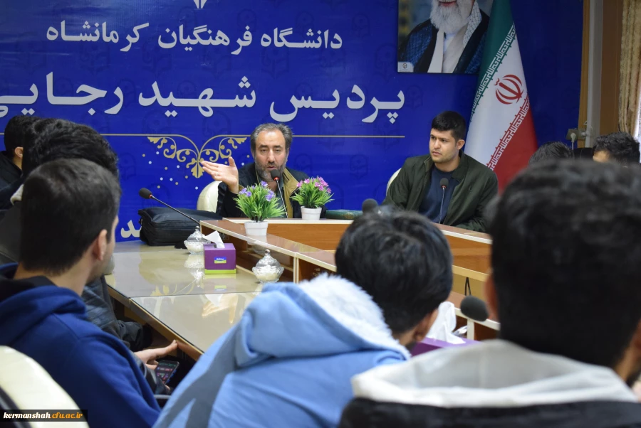 نشست قرآنی با موضوع اهمیت و جایگاه تدبر در قرآن 2