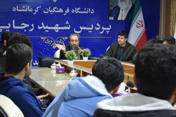 نشست قرآنی با موضوع اهمیت و جایگاه تدبر در قرآن 5