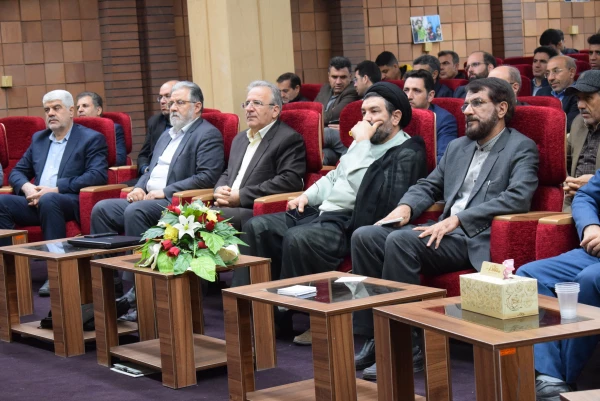 نشست سراسری ۳۰ هزارنفری  اساتید بسیجی در دانشگاه صنعتی کرمانشاه 6