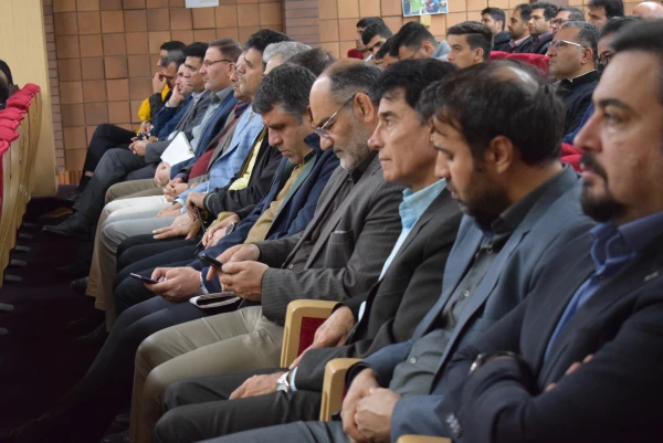 نشست سراسری ۳۰ هزارنفری  اساتید بسیجی در دانشگاه صنعتی کرمانشاه 7