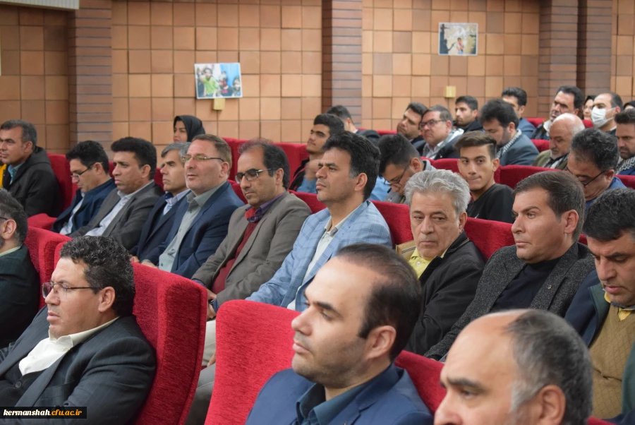 نشست سراسری ۳۰ هزارنفری  اساتید بسیجی در دانشگاه صنعتی کرمانشاه 13