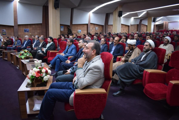 نشست سراسری ۳۰ هزارنفری  اساتید بسیجی در دانشگاه صنعتی کرمانشاه 14