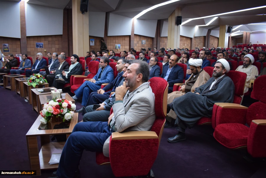 نشست سراسری ۳۰ هزارنفری  اساتید بسیجی در دانشگاه صنعتی کرمانشاه 14
