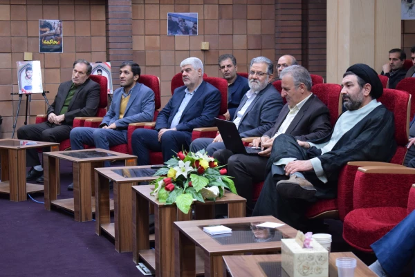 نشست سراسری ۳۰ هزارنفری  اساتید بسیجی در دانشگاه صنعتی کرمانشاه 15