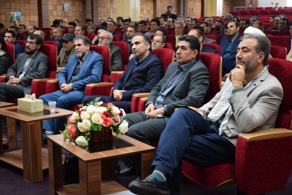 نشست سراسری ۳۰ هزارنفری  اساتید بسیجی در دانشگاه صنعتی کرمانشاه 17