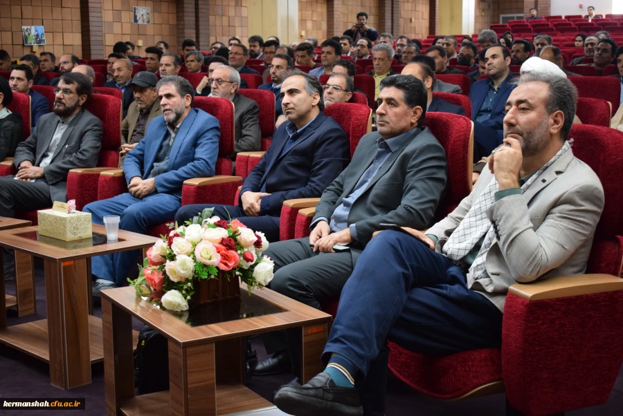 نشست سراسری ۳۰ هزارنفری  اساتید بسیجی در دانشگاه صنعتی کرمانشاه 17