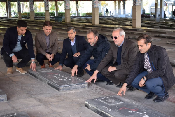 مراسم غبار روبی از مزار شهدای دانشجو معلم به مناسبت هفته بسیج 3