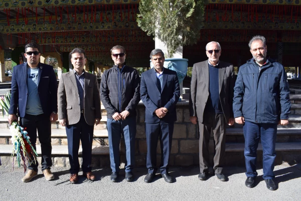 مراسم غبار روبی از مزار شهدای دانشجو معلم به مناسبت هفته بسیج 8