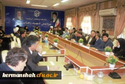 نشست هم اندیشی اساتید با موضوع «زن و خانواده، الگوی سوم زن مسلمان» 3