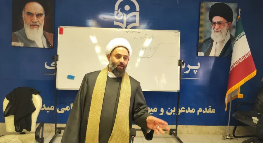 نشست توانمند سازی دبیران کانون های دانشجویی پردیس شهید رجایی 4