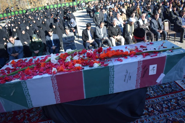 تشییع و تدفین پیکر یک شهید گمنام در دانشگاه فرهنگیان کرمانشاه 49