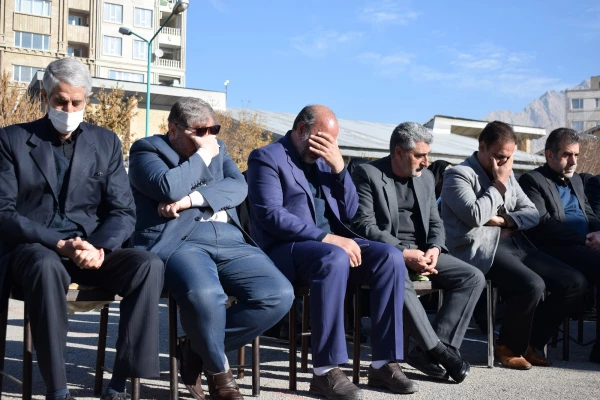 تشییع و تدفین پیکر یک شهید گمنام در دانشگاه فرهنگیان کرمانشاه 64