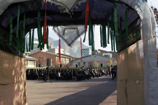 تشییع و تدفین پیکر یک شهید گمنام در دانشگاه فرهنگیان کرمانشاه 66