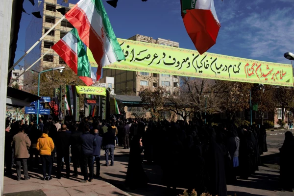 تشییع و تدفین پیکر یک شهید گمنام در دانشگاه فرهنگیان کرمانشاه 70