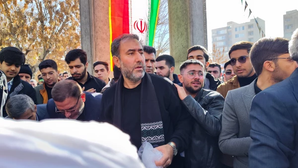 تشییع و تدفین پیکر یک شهید گمنام در دانشگاه فرهنگیان کرمانشاه 77