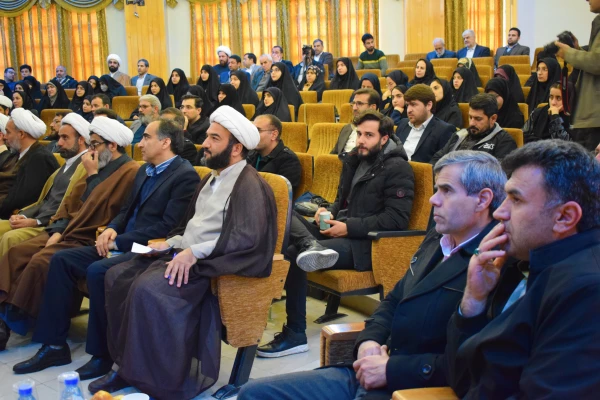 آیین رونمایی از مجموعه ۴۰ جلدی "ره نامه" همزمان با دانشگاه های سراسر کشور 3