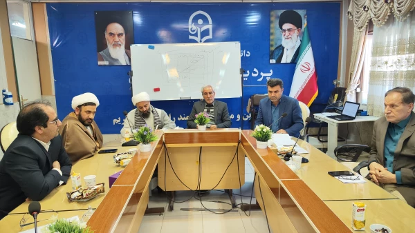 نشست هم اندیشی اساتید با موضوع روزنه های نفوذ فرهنگی در نظام تعلیم وتربیت 3