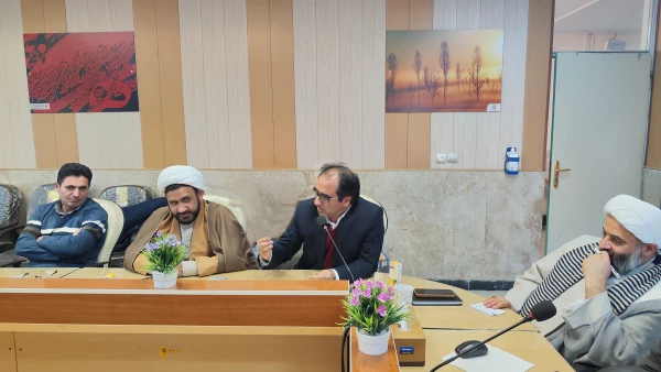 نشست هم اندیشی اساتید با موضوع روزنه های نفوذ فرهنگی در نظام تعلیم وتربیت 4